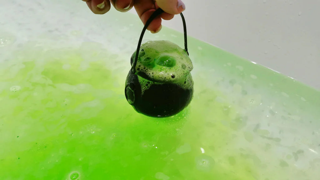 Cauldron Bath Bomb
